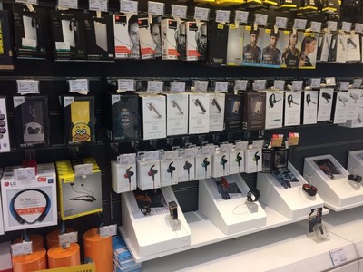 家用电器零配件销售新风向 1MORE体验店引领线下体验热潮